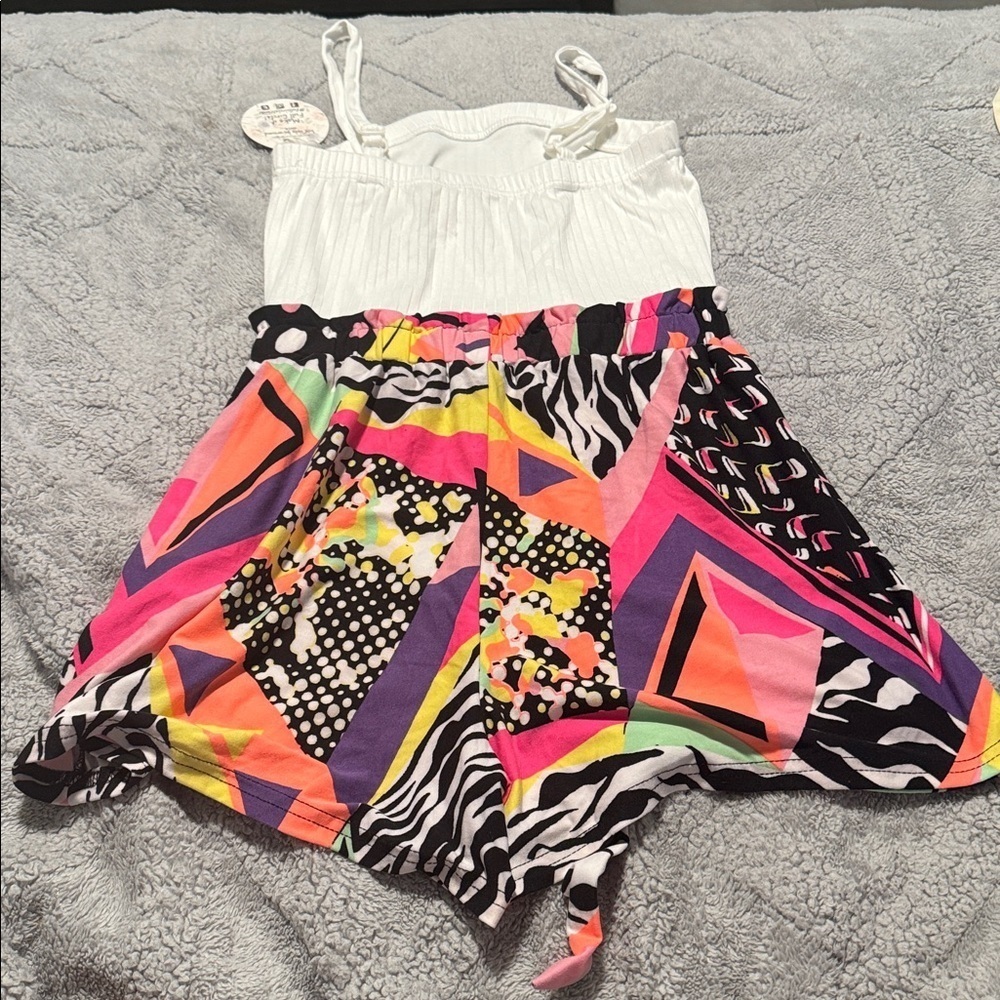Colorful Geometric Print Romper - Picture 2 of 3